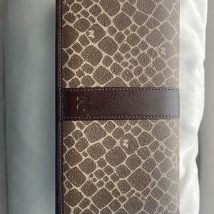Nina Ricci EUC kisslock  long leather wallet